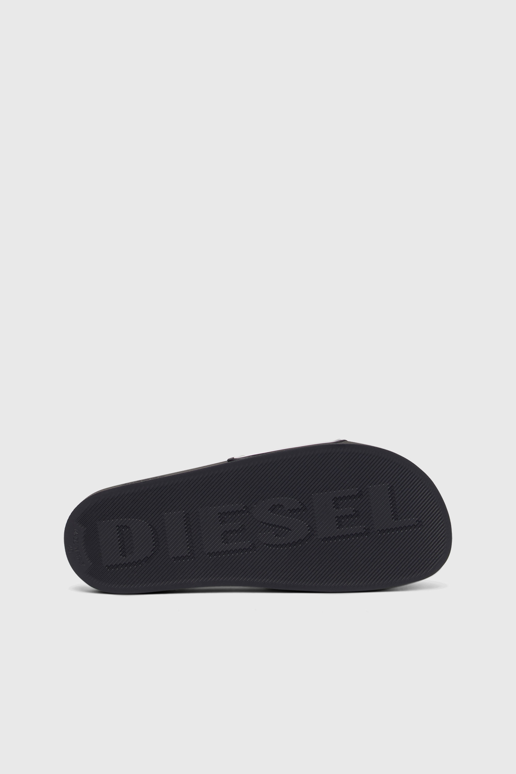 Diesel - SA-MAYEMI CC W, Woman's Sa-Mayemi-Rubber slides with embossed logo in Black - 5