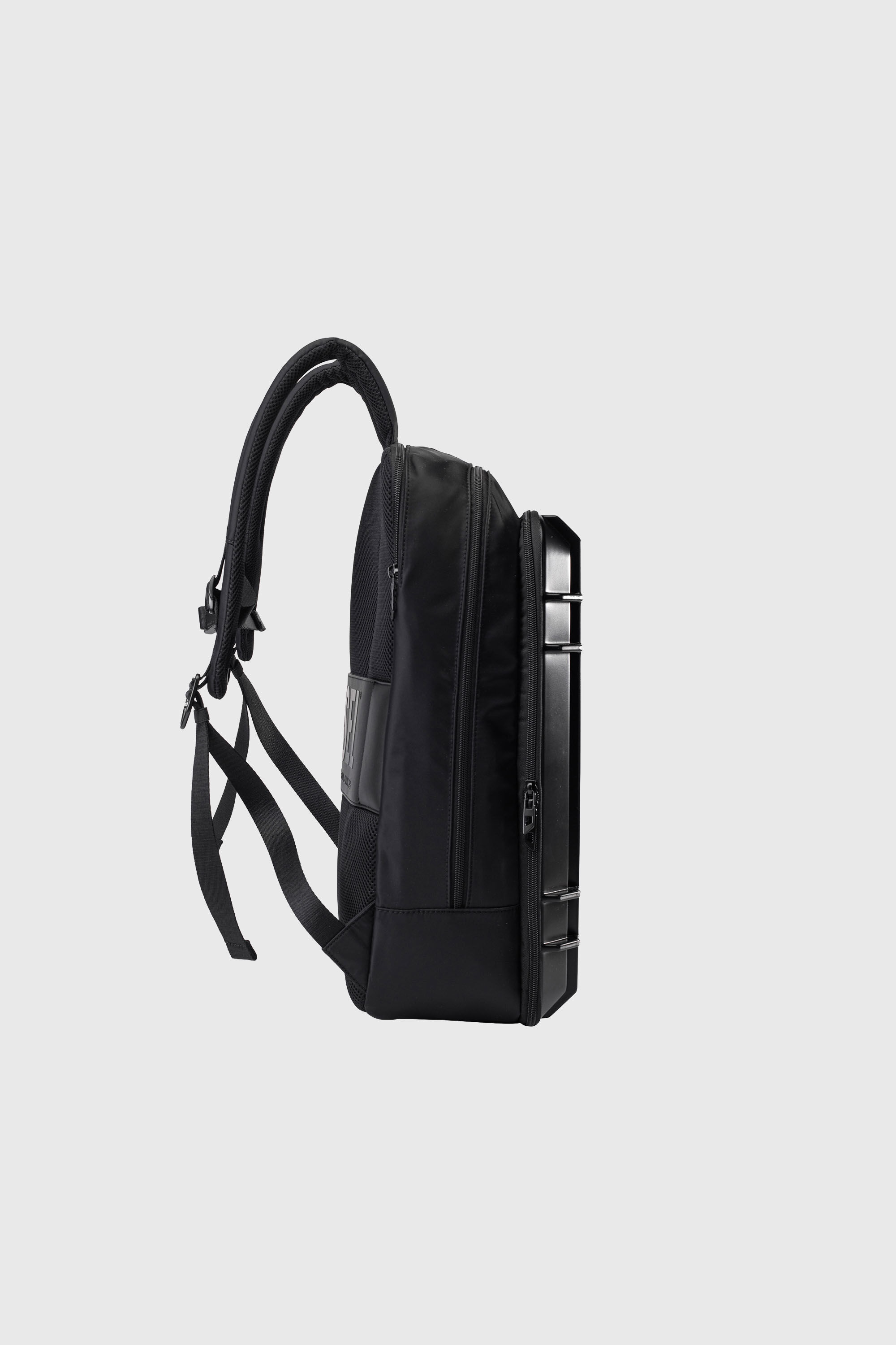 Diesel - DIESEL PC STRONG IMAGE BACKPACK- DSB005, Unisex's Rugged travel backpack in Black - 5