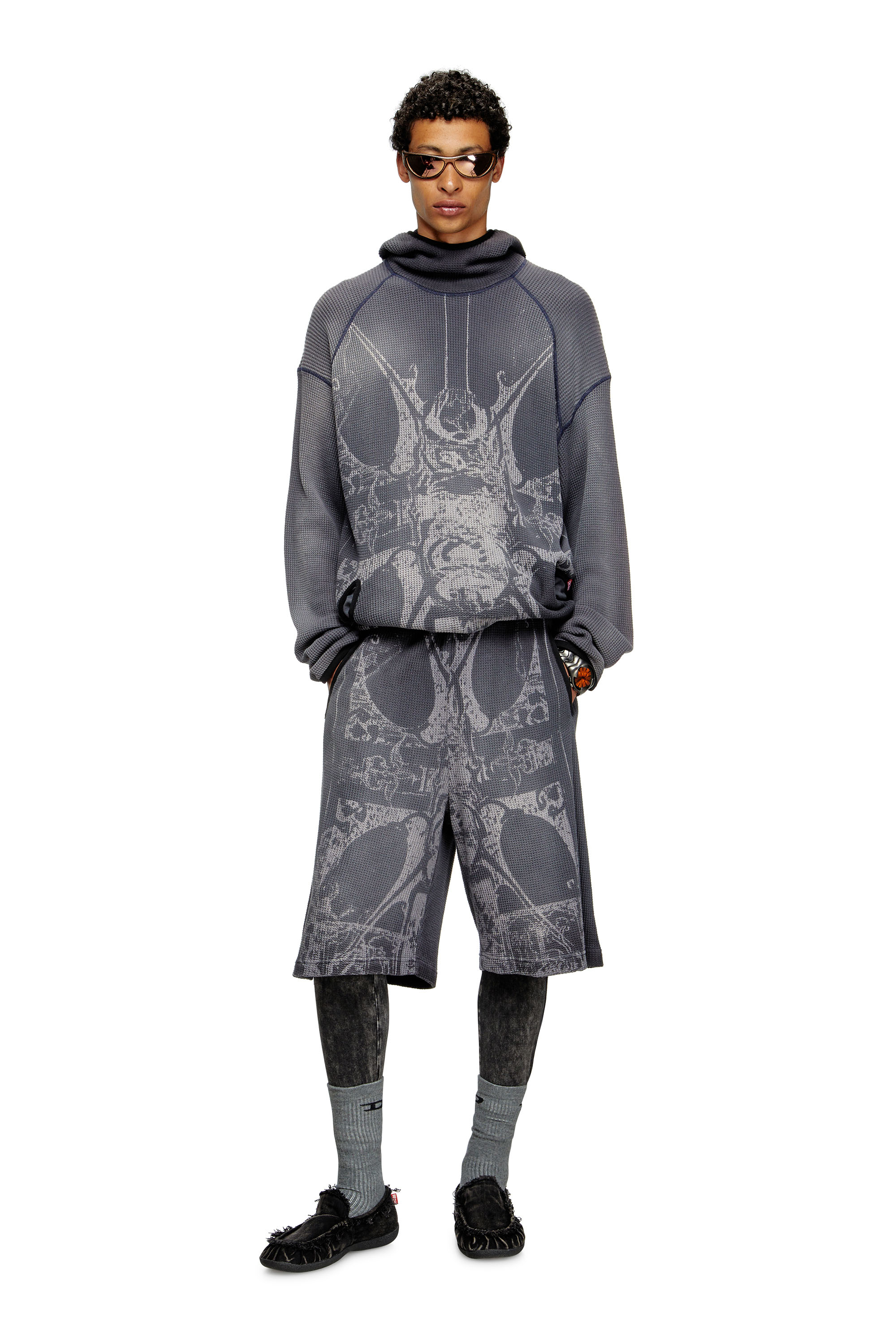 Diesel - P-WARKY-SHORT, Man's Waffle shorts with medieval print in Black - 2