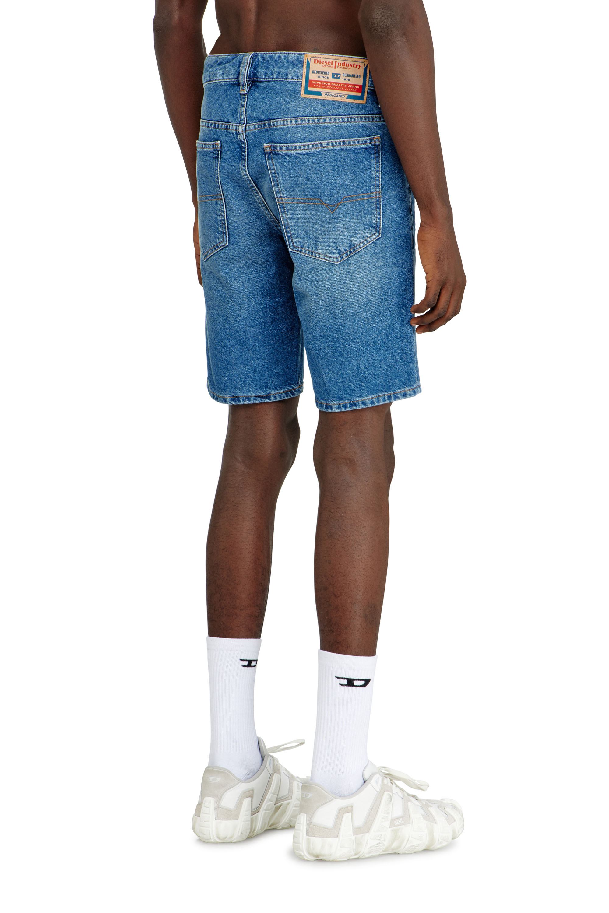Diesel - D-FIN, Man's Slim shorts in clean-wash denim in Blue - 4