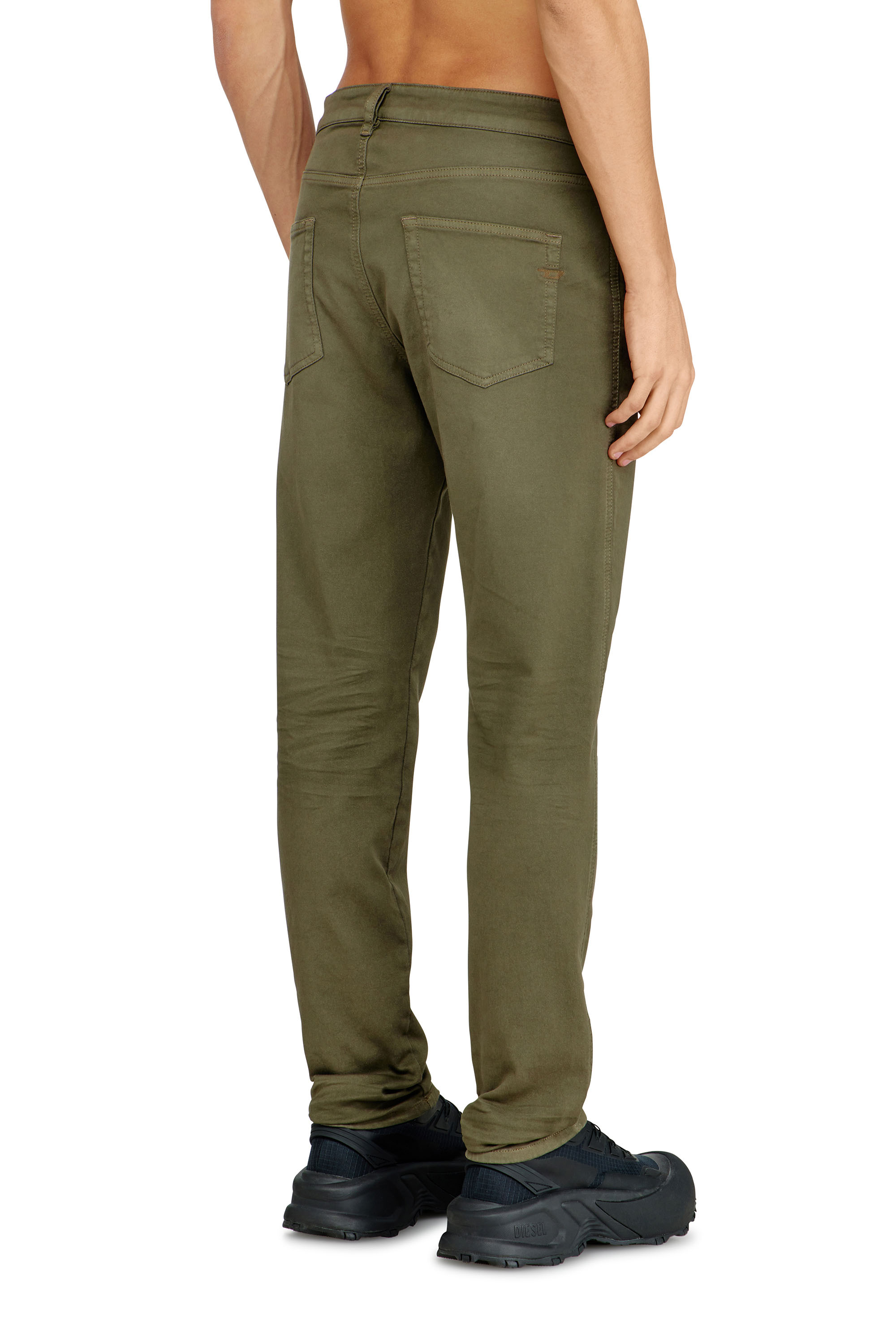 Diesel - Man's Slim 2062 D-Strukt Joggjeans&reg; 0670M, Military Green - 4