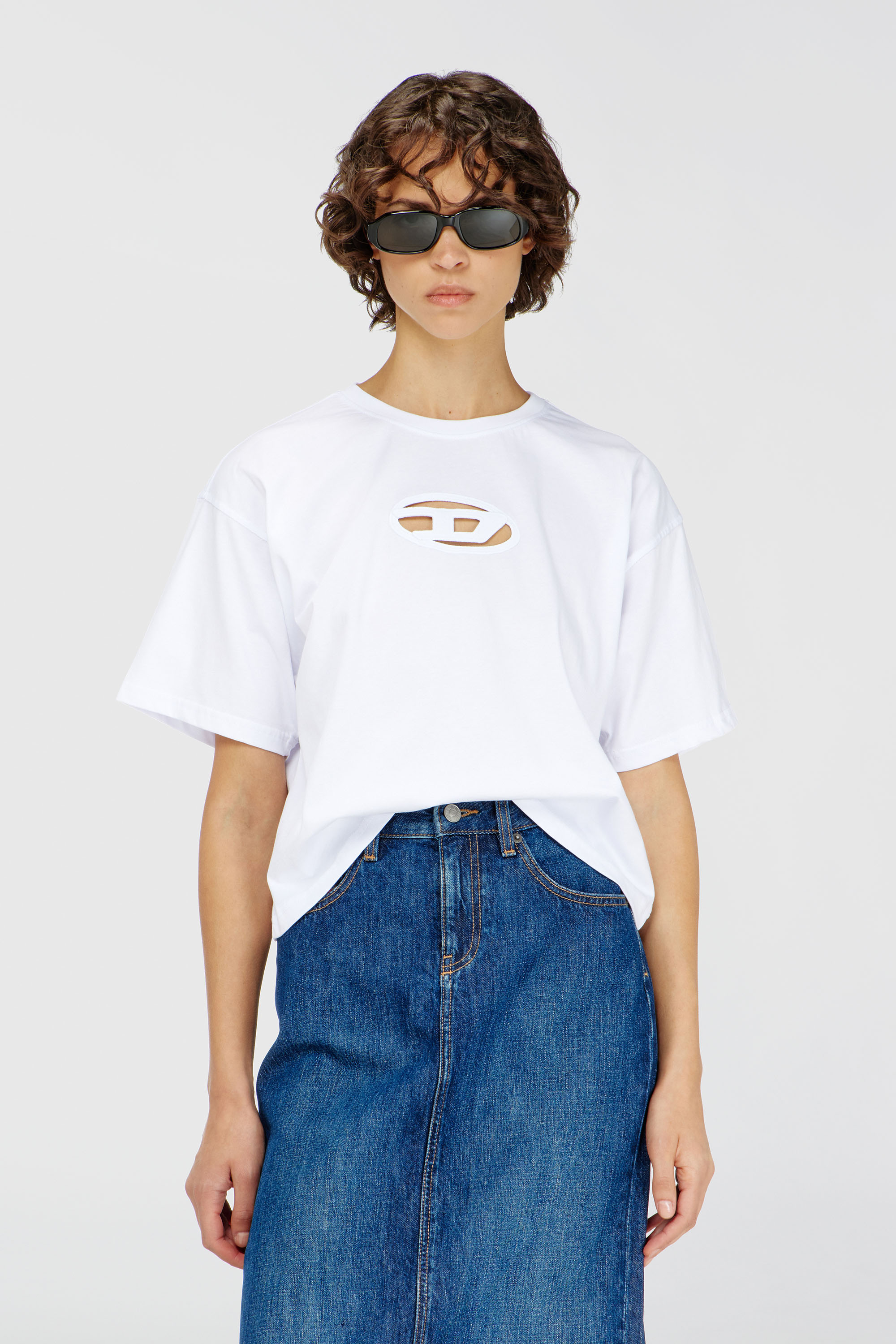 Diesel - T-BUXT-CROP-OD, Woman's Boxy T-shirt with cut-out Oval D logo in White - 3