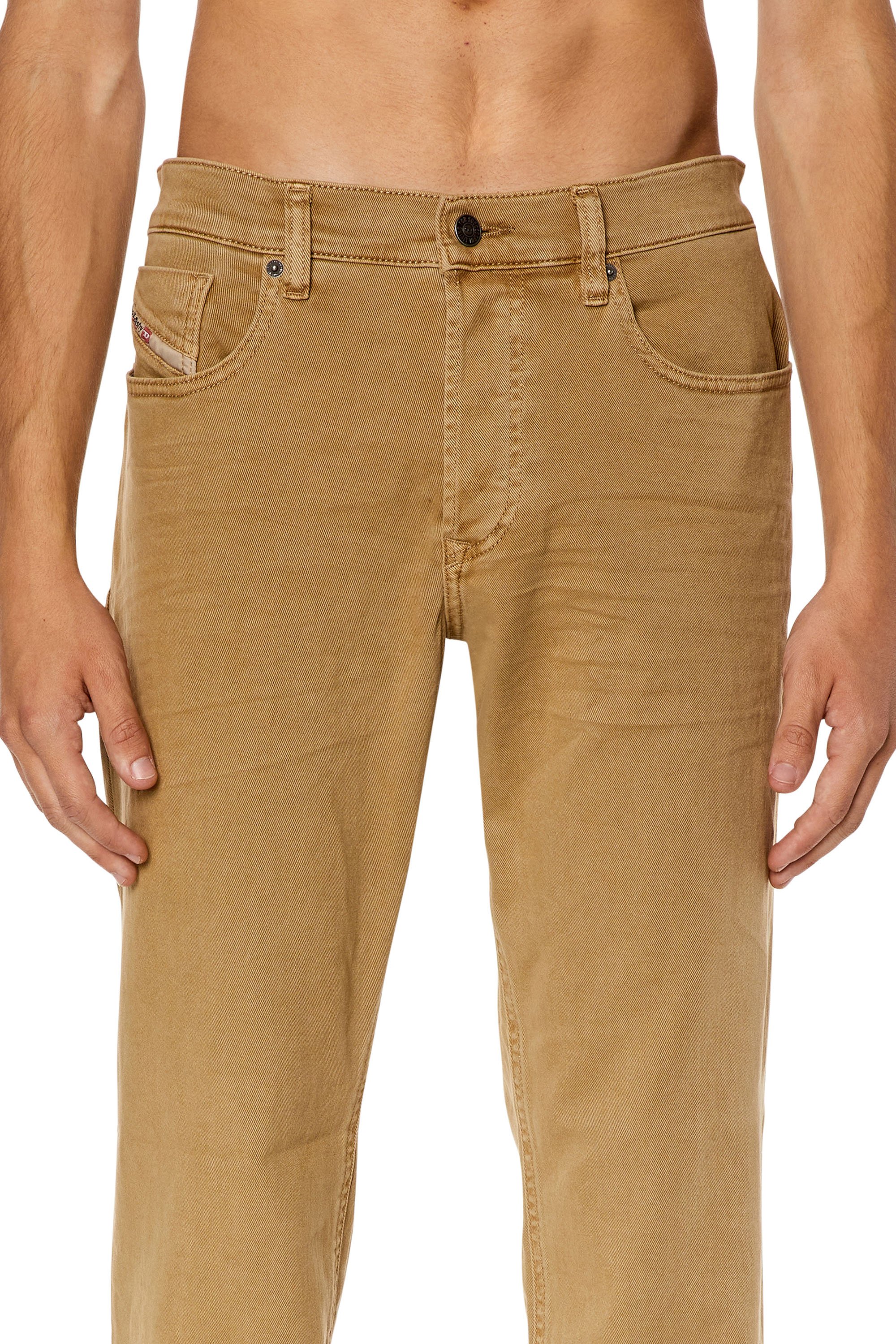 Diesel - Tapered Jeans 2023 D-Finitive 0QWTY, Light Brown - Image 4