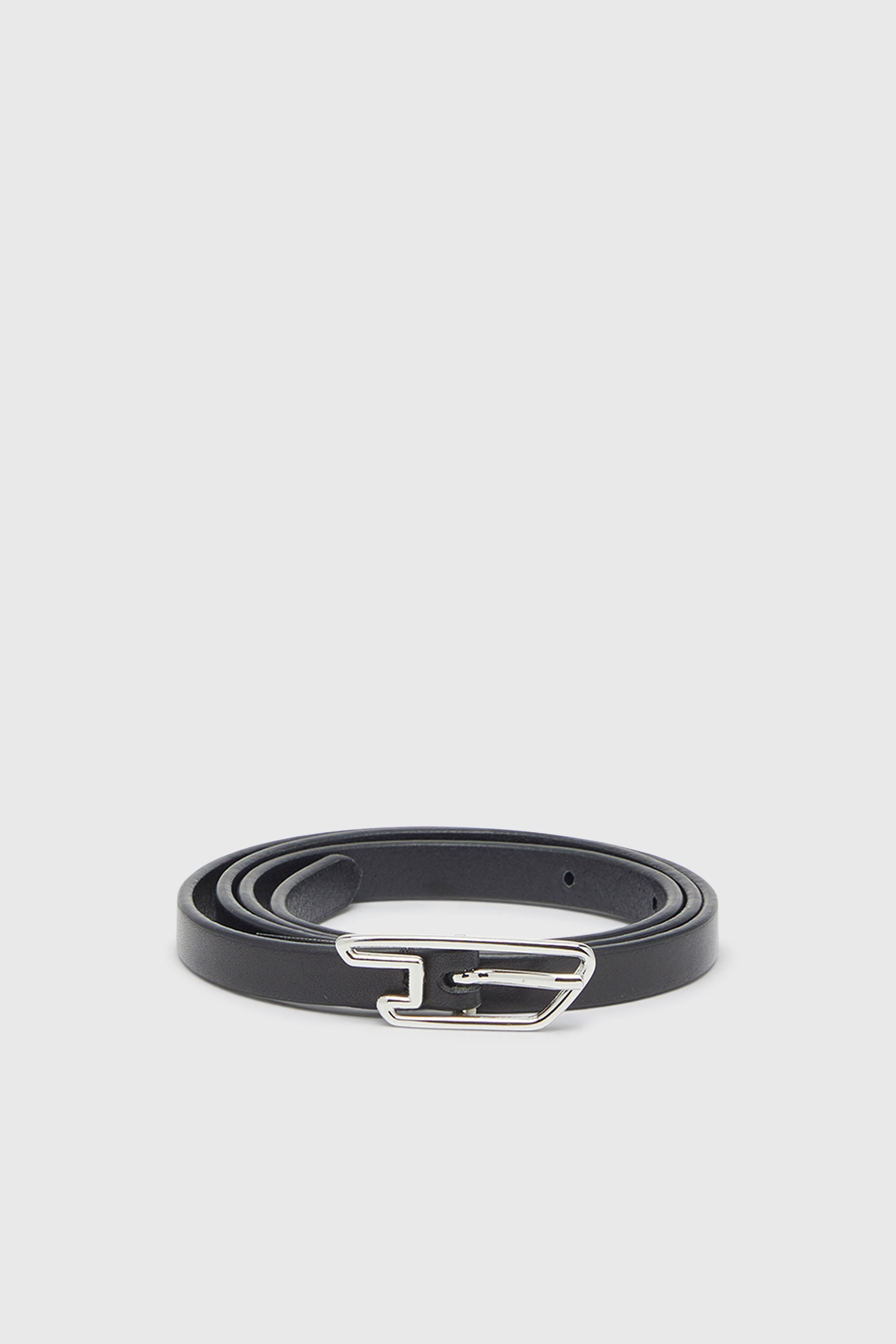 1.5cm belt in pull-up leather with D buckle