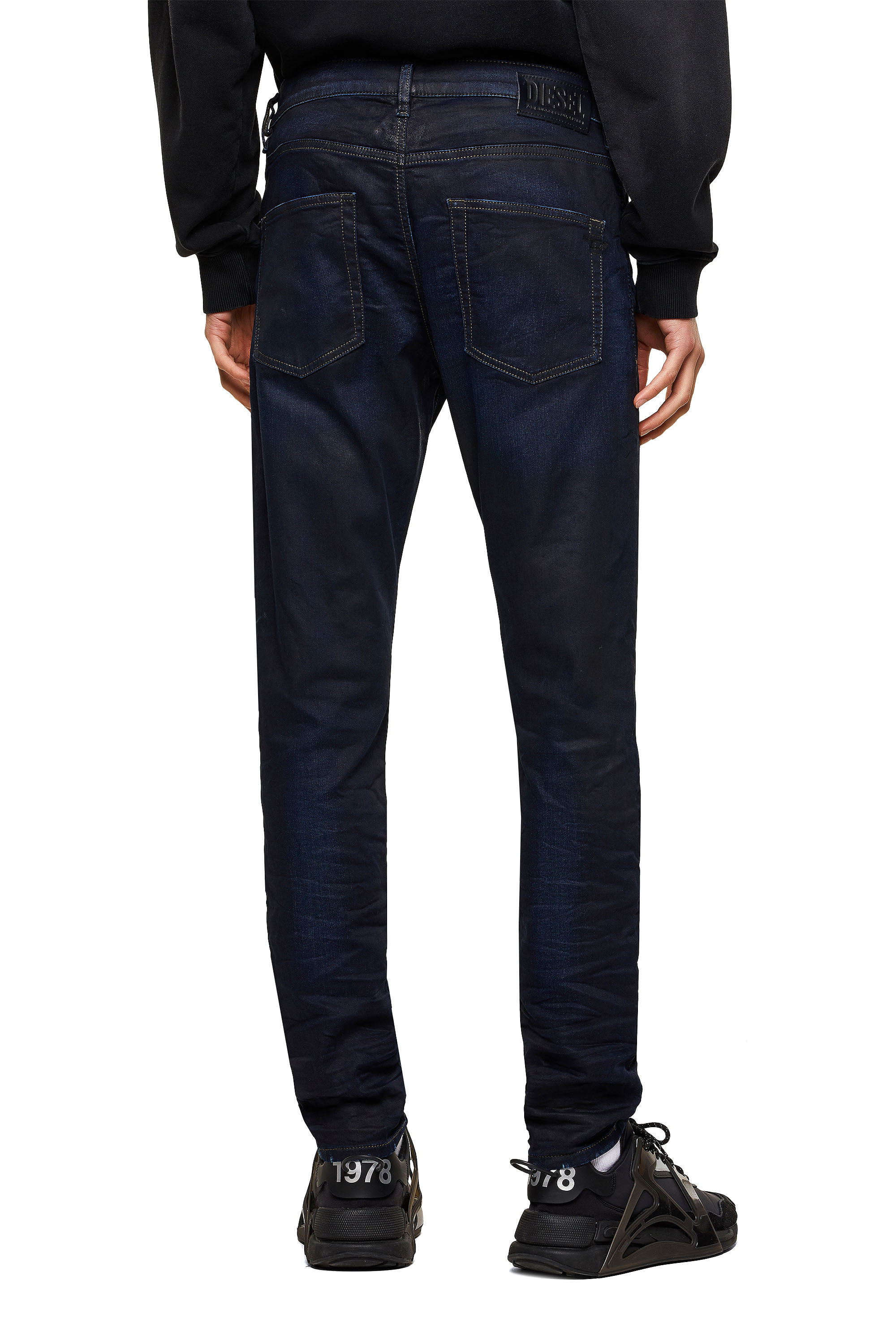 D-Strukt JoggJeans® 069RW Man: Slim Dark blue Jeans | Diesel