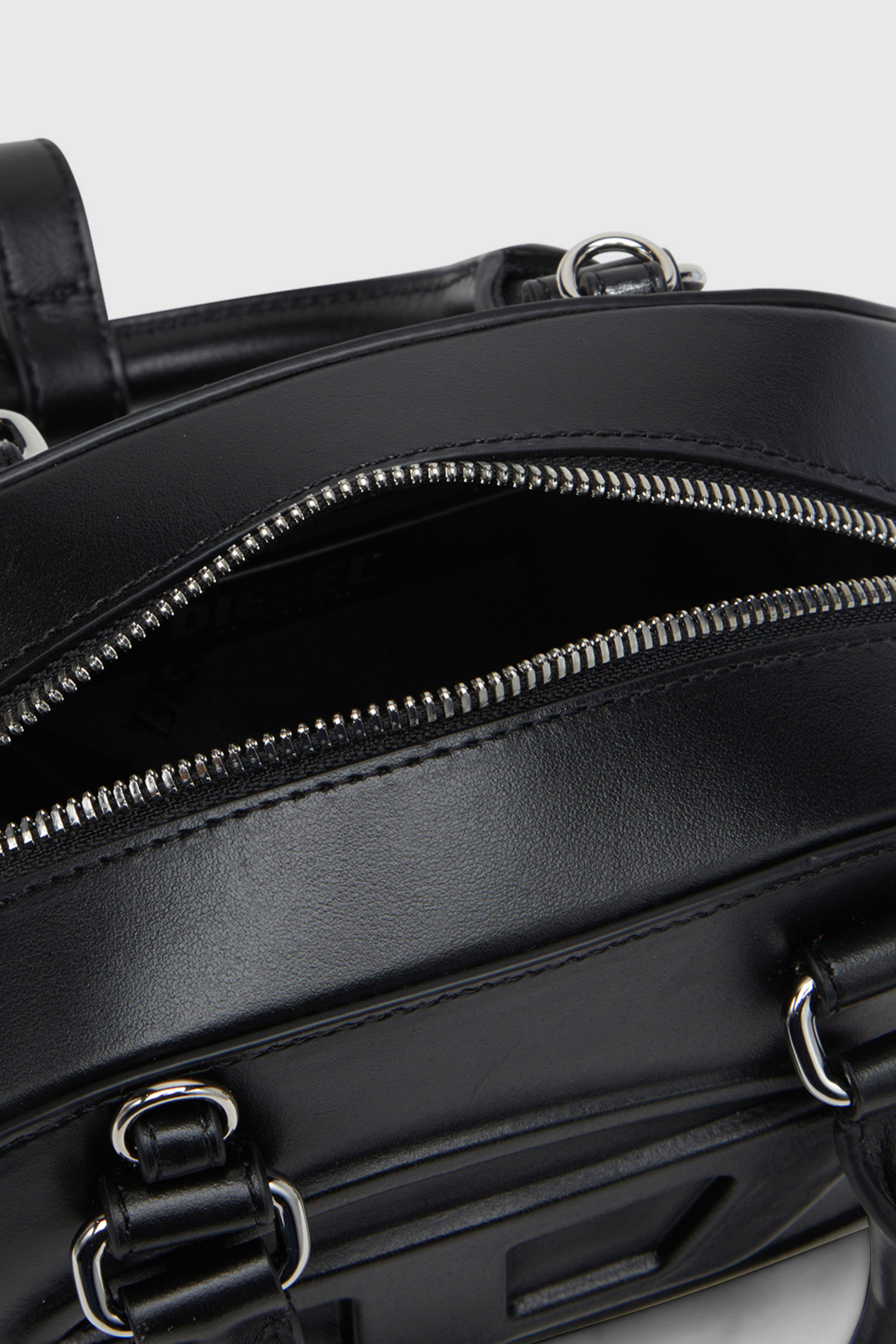 Diesel - 1DR DOME CROSSBODY, Woman's 1DR Dome-Leather Small bowling bag in Black - 4